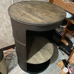 ドラム缶　テーブルの画像