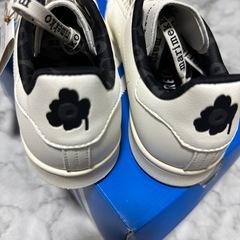 新品未使用！adidasマリメッコスニーカーの画像
