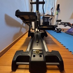 エリプティカル トレーニングマシン Livestrong暑い日に有酸素運動の画像