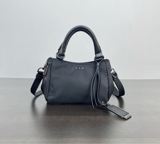新品黒TUMIトートバック
