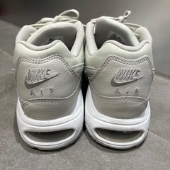 【美品】Nike AirMaxスニーカー24.5cmの画像