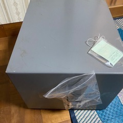 金庫！貴重品入れにどうぞ！！とても重厚の画像