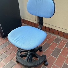 学習机、椅子付きの画像