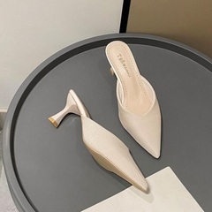 22〜22.5cm(6.5cmヒール)　ベージュの画像