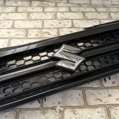 フロントグリル　ラジエーターグリル　ジムニー　JB23 7型の画像