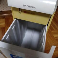 （お譲り先決定）アイリスオーヤマ　家庭用シュレッダーの画像