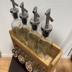 【IKEA ガラスボトル&ラックセット】オイル/調味料ボトル 収納ケース付き の画像