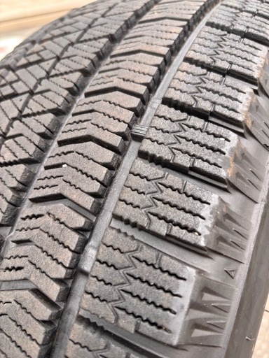 
バリ山　BRIDGESTONE ブリザックVRX2 215/60R16 4本