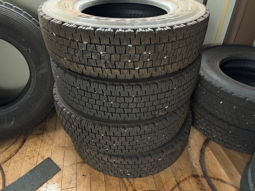 245/80R17,5トラックタイヤ（値下げいたします！12本分！ 50000→30000！）
