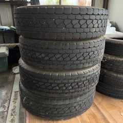 245/80R17,5トラックタイヤ（値下げいたします！12本分！ 50000→30000！）
の画像