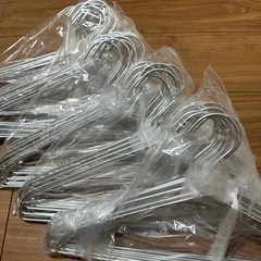 【新品・未使用】アルミ製ハンガー 42cm 50本セットの画像