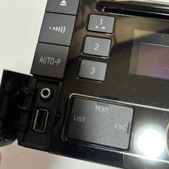 TOYOTA純正カーオーディオ新車外し の画像