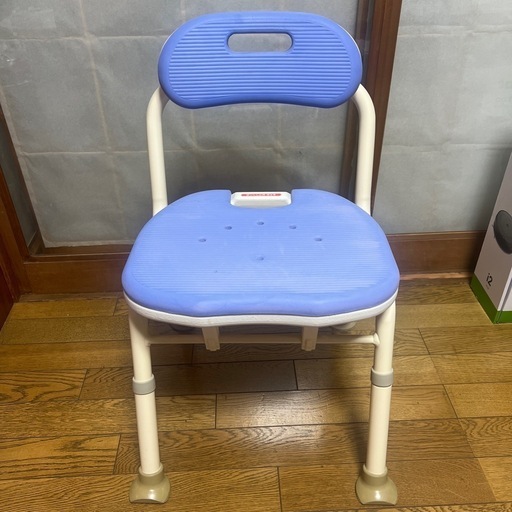 介護椅子　安寿 コンパクト折りたたみシャワーベンチ IC 背付タイプ ブルー