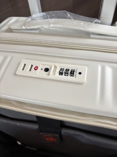 新品　キャリーケース　スーツケース　機内持ち込み可　前あき