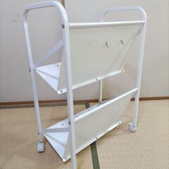 ファイルワゴン2段キャスター付き斜め棚板林製作所YS-K14ブックラックワゴンの画像
