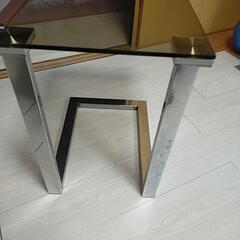 ガラステーブルの画像