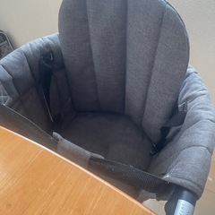 テーブルチェア　背もたれ付きの画像