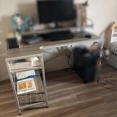 【差し上げます】PCデスクの画像