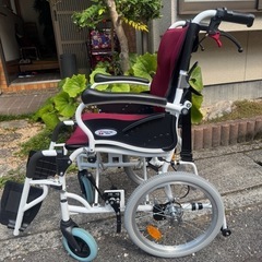 介助専用車椅子の画像