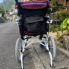 介助専用車椅子の画像