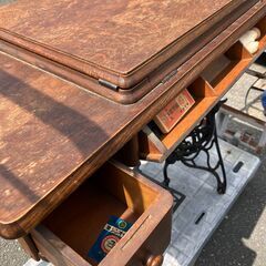 ♪入手困難 SINGER シンガー 足踏みミシン 現状品 網目 アンティーク 昭和レトロ カフェテーブル・作業台等に！！の画像