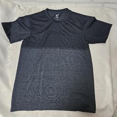 🔥20％引き【☘️中古美品】お得な３点セットUNIQLOメンズＳサイズ /  Tシャツ２枚とハーフパンツ１枚の画像