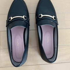 新品同様　ローファー　23.5cm
の画像