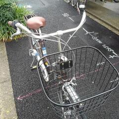 中古自転車３６３９　前後タイヤ新品！　２６インチ　６段ギヤ　ダイナモライトの画像