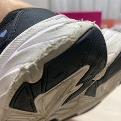 中古品 瞬足　シュンソク スニーカー 18、5センチ　女の子 ハート 黒色の画像