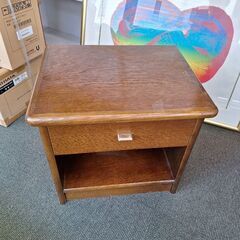 小さめのサイドテーブル