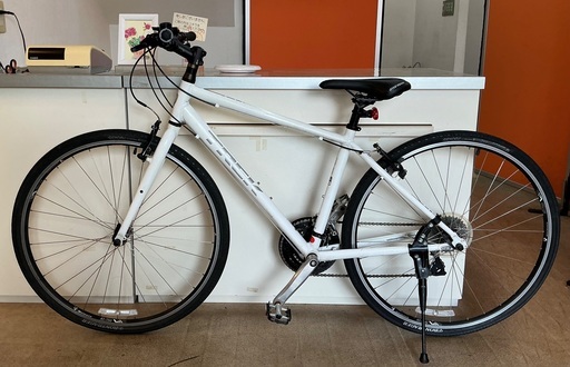 ＜整備済・超お得車！＞TREK  トレック・7.2FX 3X8・24段変速・アルミ・ホワイト・17.5“  44.5㎝・新品部品交換多数！