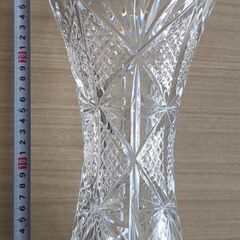 花瓶 カットガラスデザインの画像