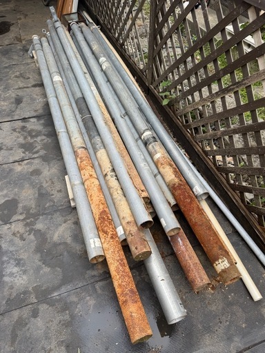 仮設ポール 電線引き込み