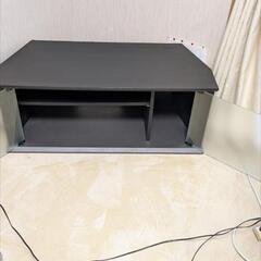 📙☕テレビボード    📙☕下部にキャスター付き    📙☕前面はガラスの観音開き付き    📙☕内部は2段とサイドの仕切りタイプ    📙☕目立って汚れ無し    📙☕目立ってキズは無し    📙☕ブラック    の画像