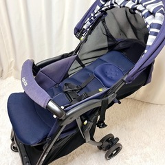 アップリカ　クルリー　B型ベビーカー　レザーハンドル　軽量　真横　付属品有！の画像