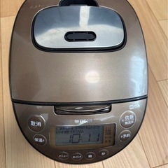 タイガー　IH炊飯ジャー　JKT-M100の画像