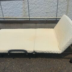 JM20074S)★大特価★シングルベッド 折りたたみ式 幅：約90cm 高さ：約30cm 奥行：約200cm 中古品【取りに来られる方限定】の画像
