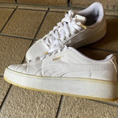 PUMAスニーカー24cmの画像