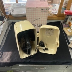 サンヨー スチームアイロン ケース付き　引取限定