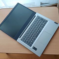 Lenovo ノートパソコンの画像