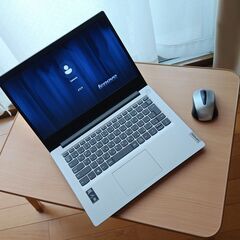 Lenovo ノートパソコンの画像