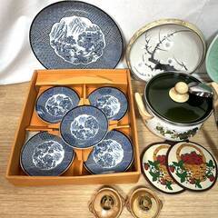 【M855】和食器/洋食器/色々まとめ/ホーロー鍋/おたま/飾り皿/大皿/急須/湯呑/薬味入れ/ガラス花瓶/オーロラ花器/保存容器などの画像