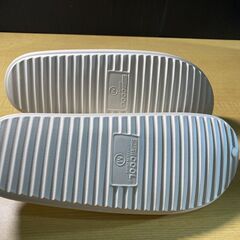 R897/ 32DEGREES ウォーター シューズ ベージュ Mサイズ 24.5cm～25.5cm 屋内外で使用可能 軽量素材 履き心地のよい 耐久性のあるソールの画像