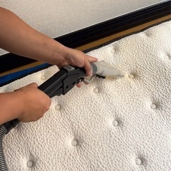 希少 マットレス洗浄スタッフの画像