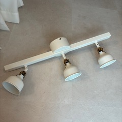 シーリングライト　電球付きの画像