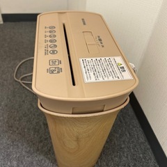 アイリスオーヤマ パーソナルシュレッダー 最大細断枚数8枚 クロスカット の画像