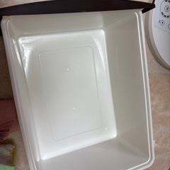 ブラウンのプラスチック製、2段のキッチン収納引き出しの画像
