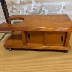 木製ワゴンの画像