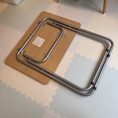 折りたたみテーブル の画像
