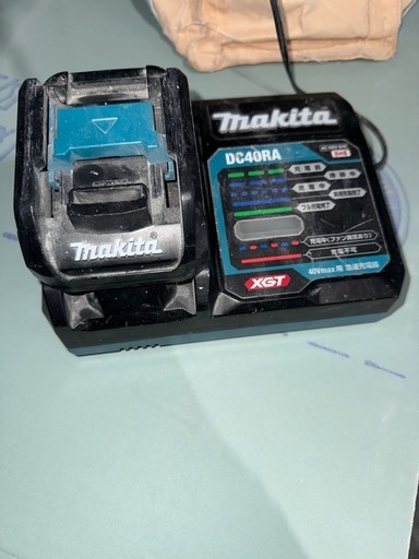 マキタ４０v.１８v充電器